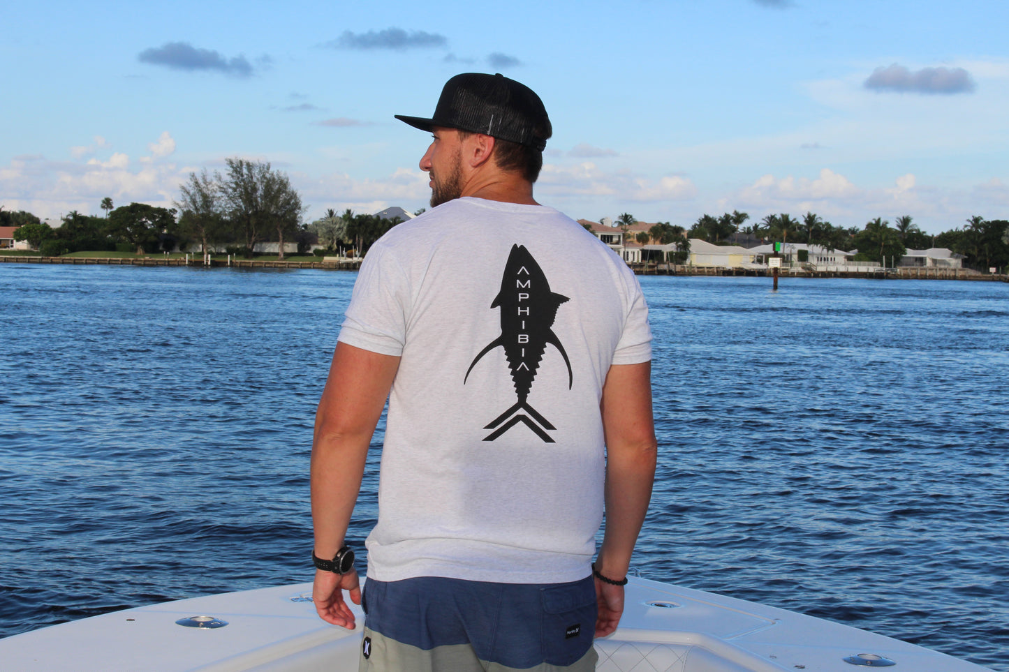 Tuna V-Neck (vintage white)